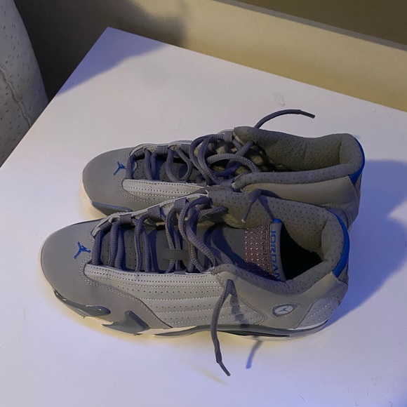 Jordan’s - Picture 1 of 3